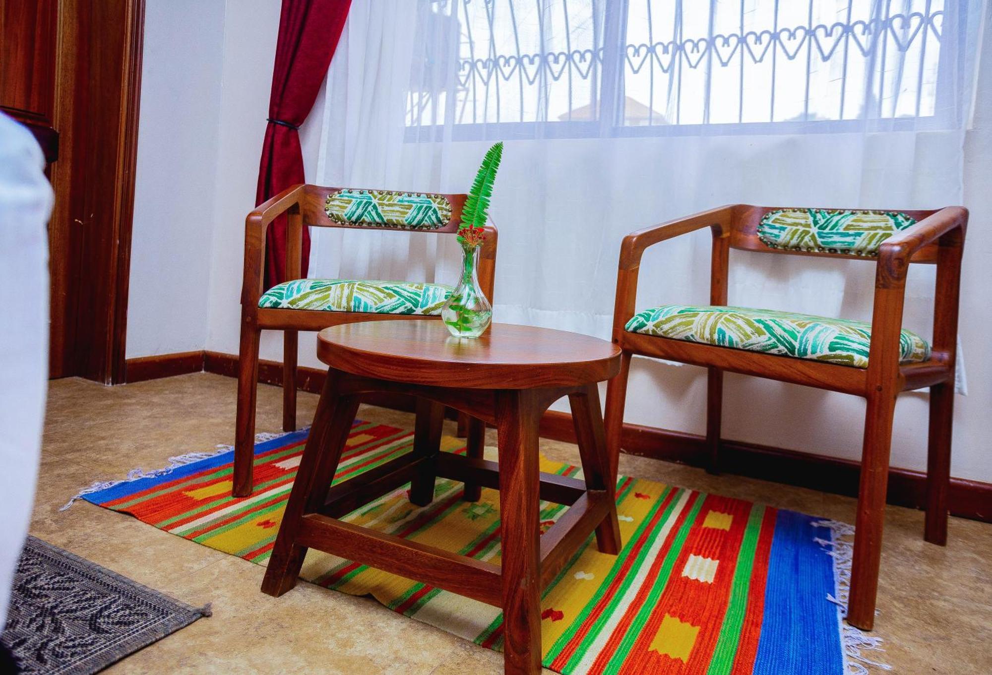 Gazelle Guest House Kampala Exterior photo